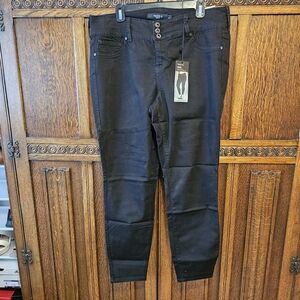 NWT Torrid Black Women Jeggings